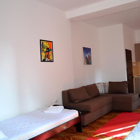 Apartmants Night Lux Ni Værelse billede